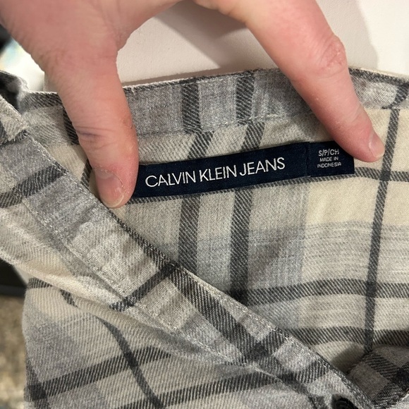 {Calvin Klein Jeans} Women’s Plaid Button-Up - Picture 3 of 3